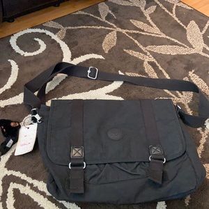 Aleron messenger bag